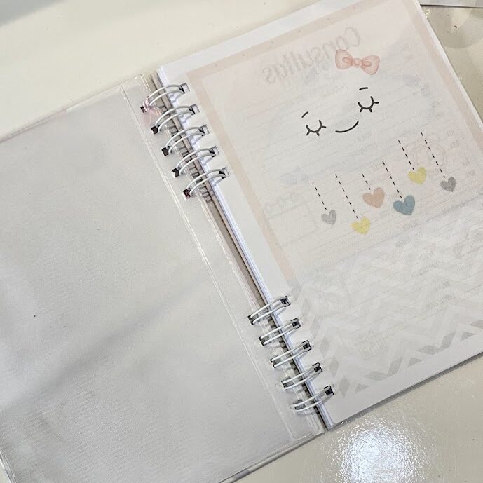 Caderneta de Vacinação Personalizada Tema Borboletas - Capa Dura & Miolo Oficial