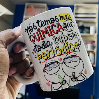 Caneca Porcelana Nós temos mais Química que a Toda a tabela...